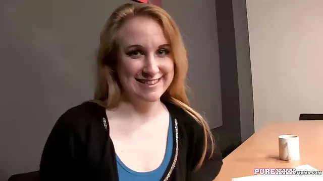 Bedava porno hiçbir kayıt Kraliçe toplu seks filmi izle alır onu delik dolu
